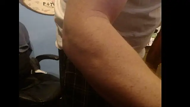 Snapshot of long_thinmint86 chatting on 12-19-25, 06:15 long thinmint86 online show from 12-19-25, 06:15