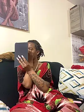 Snapshot of hoely_grail01 chatting on 11-29-25, 07:06 hoely grail01 online show from 11-29-25, 07:06