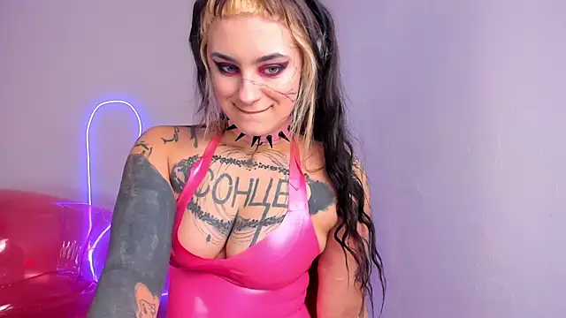 Snapshot of lady_sontse_ chatting on 02-21-25, 04:05 lady sontse online show from 02-21-25, 04:05