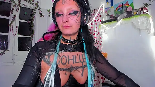 Snapshot of lady_sontse_ chatting on 11-27-25, 09:50 lady sontse online show from 11-27-25, 09:50