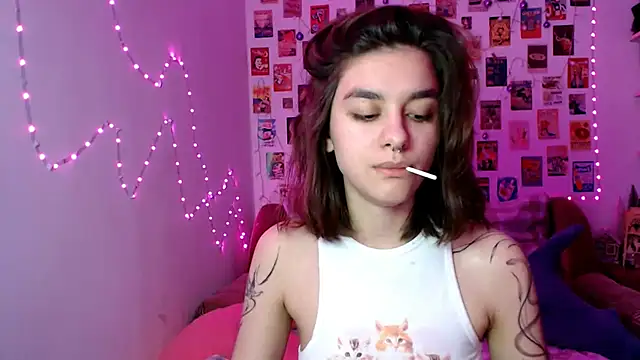 Snapshot of Celine_Dionn chatting on 01-24-25, 01:47 Celine Dionn online show from 01-24-25, 01:47