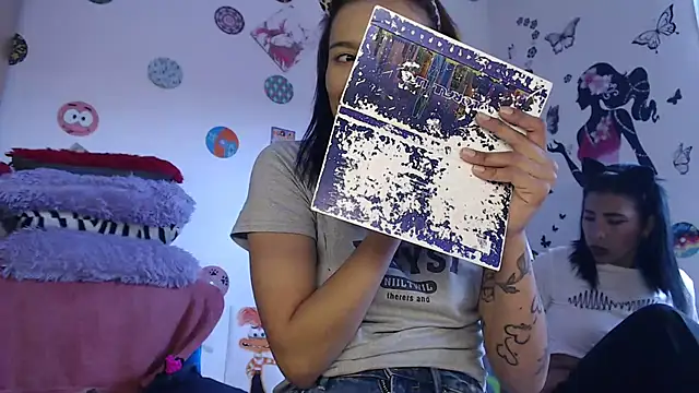 Snapshot of Yaumiko chatting on 01-31-25, 09:37 Yaumiko online show from 01-31-25, 09:37