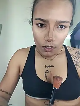 Snapshot of Yaumiko chatting on 10-11-25, 11:09 Yaumiko online show from 10-11-25, 11:09