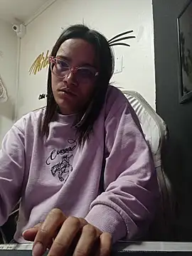 Snapshot of Yaumiko chatting on 10-27-25, 12:09 Yaumiko online show from 10-27-25, 12:09