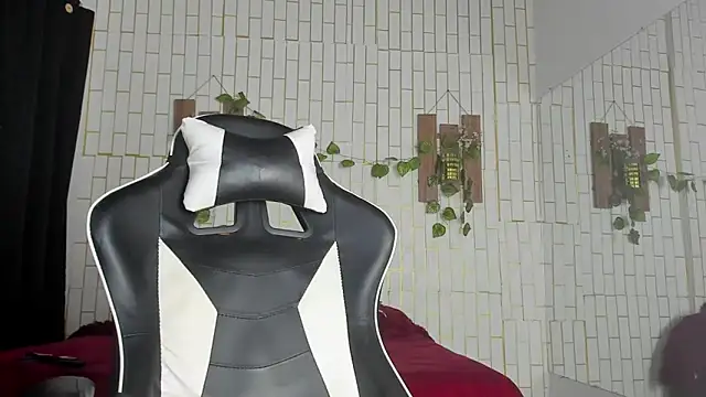 Snapshot of jacksson_lawrence chatting on 10-21-25, 11:38 jacksson lawrence online show from 10-21-25, 11:38