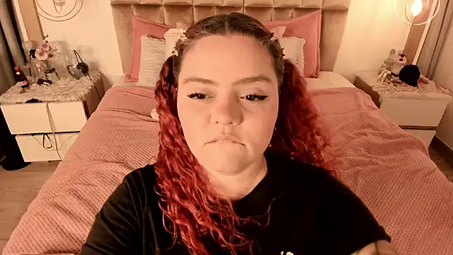 Twwiiggy online show from 02-26-25, 08:22