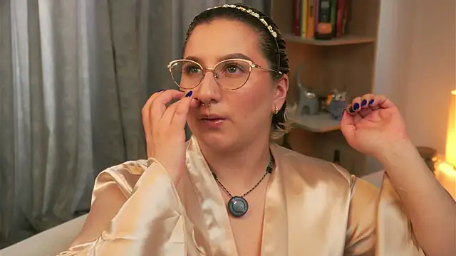 Ximenna Cruz online show from 04-09-26, 09:31