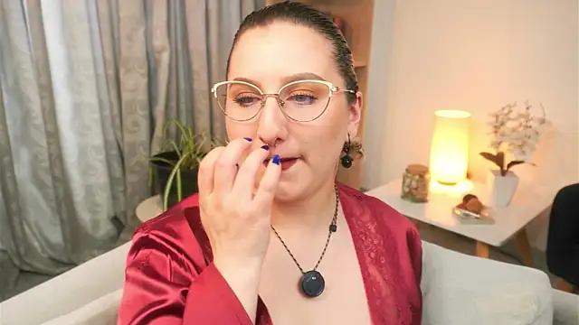 Ximenna Cruz online show from 04-11-26, 05:50