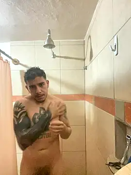 Snapshot of Molly1993rrrrrrrf chatting on 11-10-25, 12:20 Molly1993rrrrrrrf online show from 11-10-25, 12:20