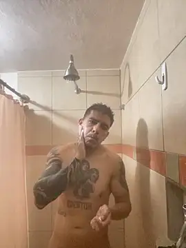 Snapshot of Molly1993rrrrrrrf chatting on 11-10-25, 01:43 Molly1993rrrrrrrf online show from 11-10-25, 01:43