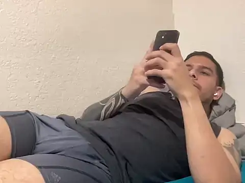 Snapshot of Molly1993rrrrrrrf chatting on 11-13-25, 04:00 Molly1993rrrrrrrf online show from 11-13-25, 04:00