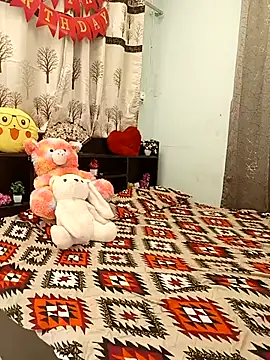 Divya girl online show from 10-09-25, 08:18