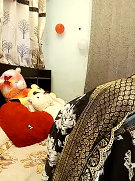 Divya girl online show from 11-15-25, 08:44