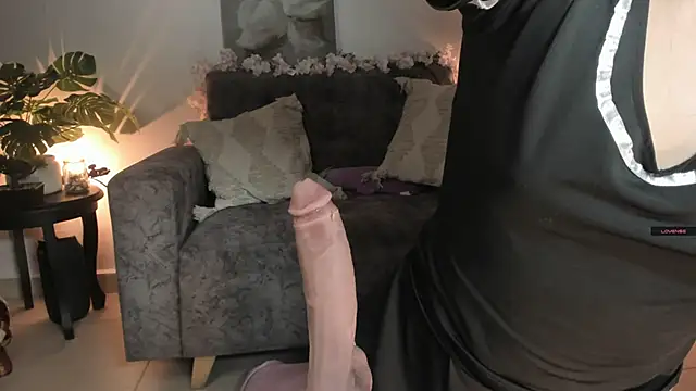 Naughtylittlegirl  online show from 12-18-25, 07:20