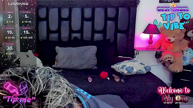 Snapshot of angels_srednal chatting on 12-14-24, 01:05 angels srednal online show from 12-14-24, 01:05