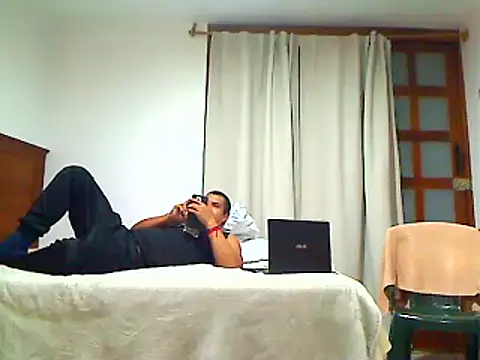 Snapshot of lozter345 chatting on 09-11-25, 06:02 lozter345 online show from 09-11-25, 06:02