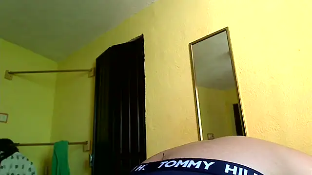 Snapshot of lozter345 chatting on 10-19-25, 06:41 lozter345 online show from 10-19-25, 06:41