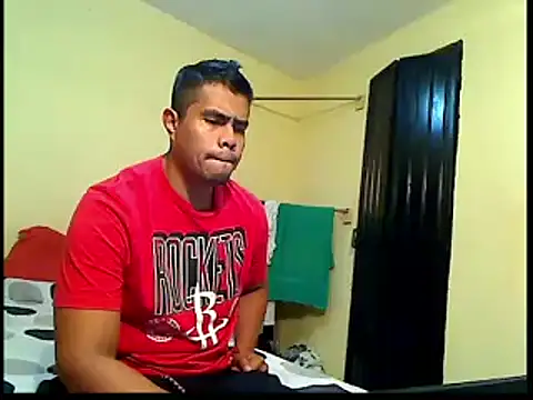 Snapshot of lozter345 chatting on 10-29-25, 02:36 lozter345 online show from 10-29-25, 02:36