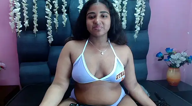 Snapshot of Sofia_Hernandez_ chatting on 02-12-25, 02:24 Sofia Hernandez online show from 02-12-25, 02:24