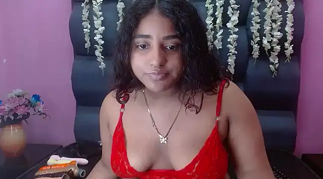 Snapshot of Sofia_Hernandez_ chatting on 03-16-25, 06:20 Sofia Hernandez online show from 03-16-25, 06:20