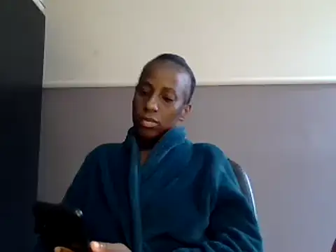 Snapshot of AfricanPrincesss2 chatting on 12-25-24, 11:33 AfricanPrincesss2 online show from 12-25-24, 11:33