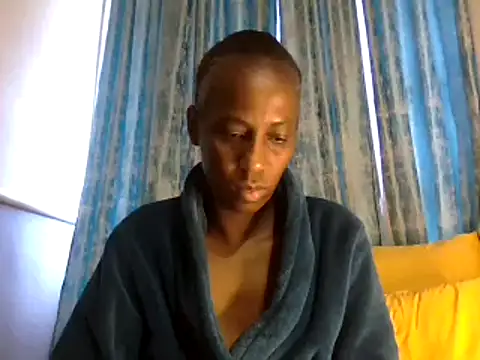 Snapshot of AfricanPrincesss2 chatting on 12-25-24, 04:43 AfricanPrincesss2 online show from 12-25-24, 04:43
