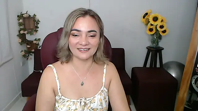 Snapshot of ana_milf chatting on 05-15-26, 02:46 ana milf online show from 05-15-26, 02:46