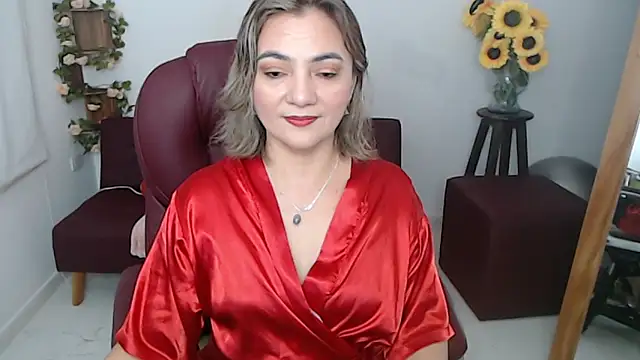 Snapshot of ana_milf chatting on 05-17-26, 01:29 ana milf online show from 05-17-26, 01:29