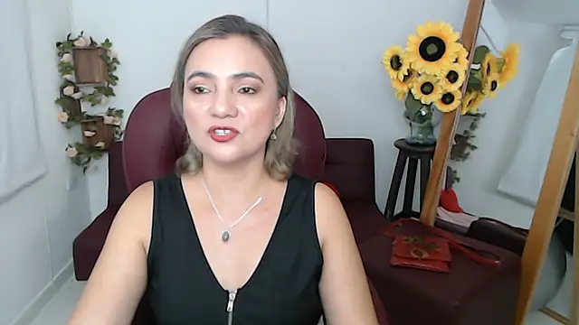 Snapshot of ana_milf chatting on 06-04-26, 02:01 ana milf online show from 06-04-26, 02:01