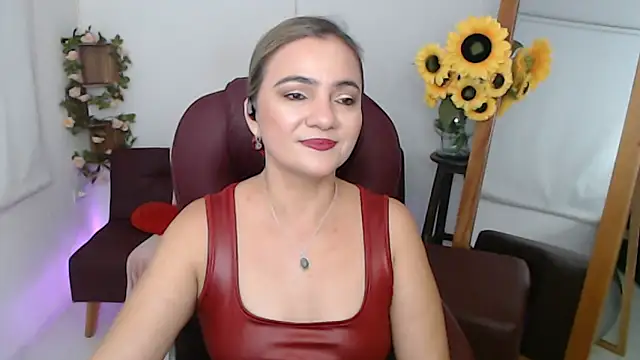 Snapshot of ana_milf chatting on 06-10-26, 03:33 ana milf online show from 06-10-26, 03:33