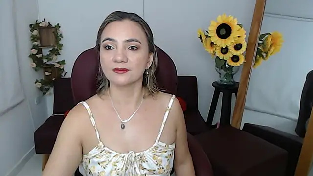 Snapshot of ana_milf chatting on 07-07-26, 10:41 ana milf online show from 07-07-26, 10:41