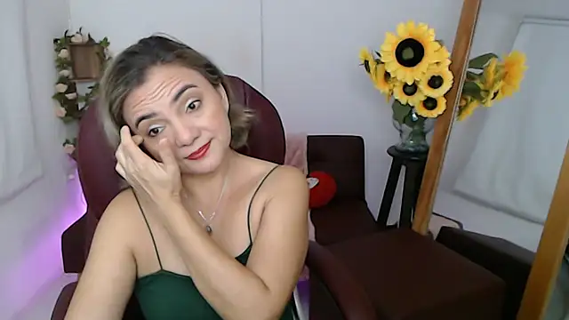 Snapshot of ana_milf chatting on 07-13-26, 12:41 ana milf online show from 07-13-26, 12:41