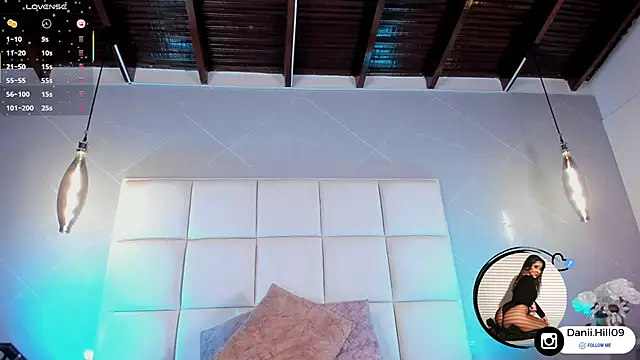 Snapshot of danii_hill_ chatting on 11-19-25, 04:34 danii hill online show from 11-19-25, 04:34