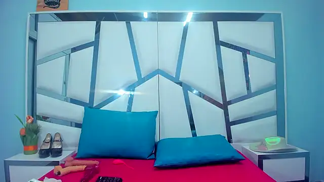 chanel hot 001 online show from 11-13-25, 05:06