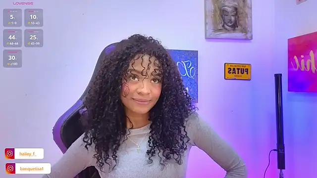 Snapshot of Heily_Fox chatting on 02-07-25, 07:40 Heily Fox online show from 02-07-25, 07:40