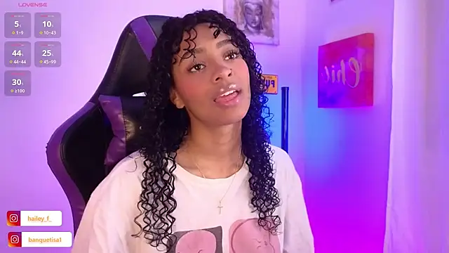 Snapshot of Heily_Fox chatting on 02-08-25, 07:37 Heily Fox online show from 02-08-25, 07:37