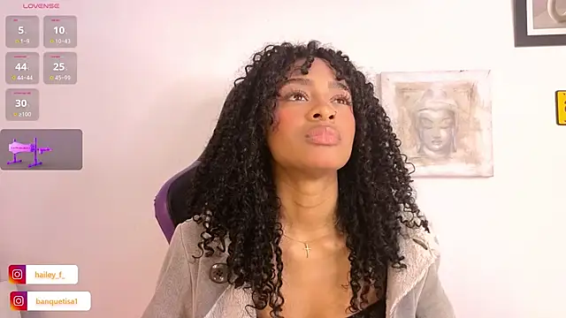 Snapshot of Heily_Fox chatting on 02-21-25, 05:02 Heily Fox online show from 02-21-25, 05:02