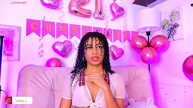 Snapshot of Heily_Fox chatting on 03-04-25, 06:37 Heily Fox online show from 03-04-25, 06:37