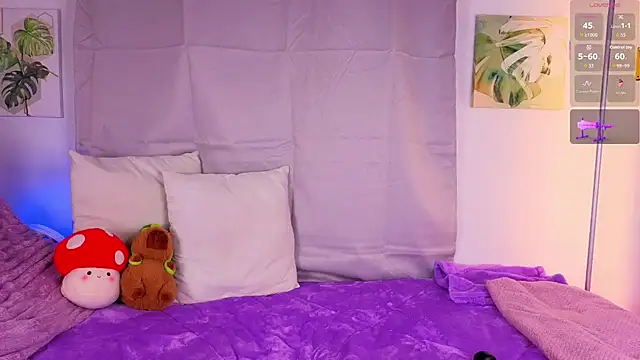 Snapshot of Heily_Fox chatting on 11-17-25, 05:46 Heily Fox online show from 11-17-25, 05:46