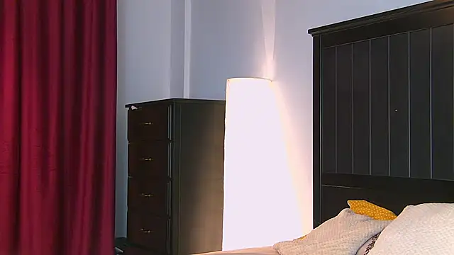 Yanira Muslim online show from 09-19-25, 04:25