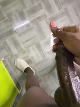 Snapshot of Bigcock_254 chatting on 11-16-25, 07:52 Bigcock 254 online show from 11-16-25, 07:52