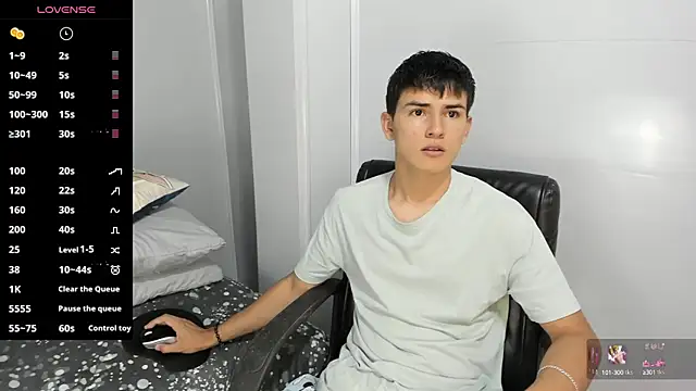 Snapshot of Jacobb_Lee chatting on 12-17-24, 09:05 Jacobb Lee online show from 12-17-24, 09:05