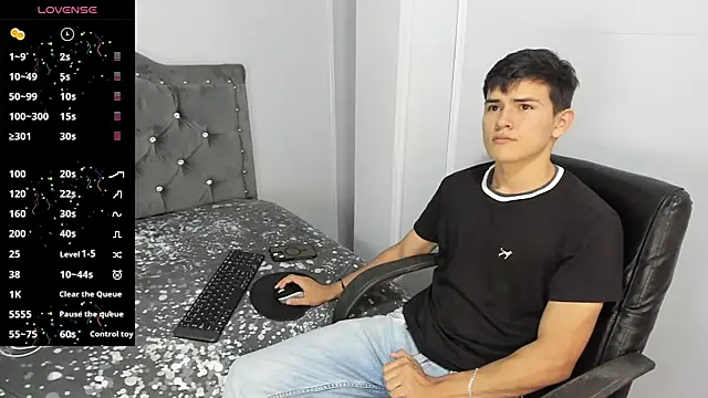 Snapshot of Jacobb_Lee chatting on 12-20-24, 07:28 Jacobb Lee online show from 12-20-24, 07:28