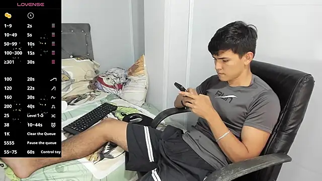 Snapshot of Jacobb_Lee chatting on 01-23-25, 08:24 Jacobb Lee online show from 01-23-25, 08:24