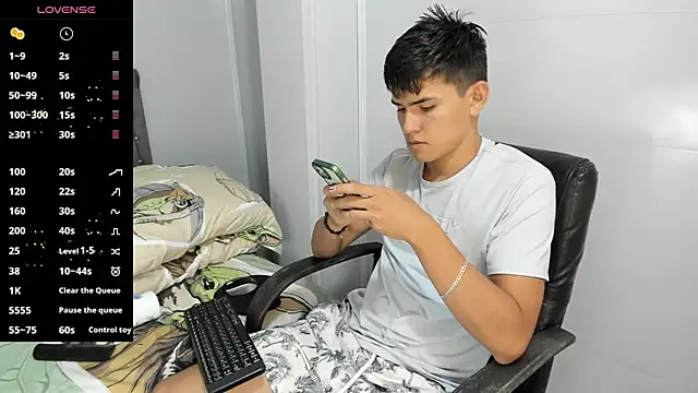 Snapshot of Jacobb_Lee chatting on 02-19-25, 08:20 Jacobb Lee online show from 02-19-25, 08:20