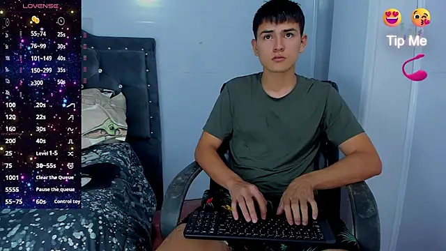 Snapshot of Jacobb_Lee chatting on 11-08-25, 08:51 Jacobb Lee online show from 11-08-25, 08:51