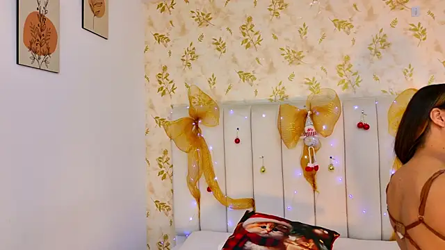 Sara Desire online show from 12-14-25, 12:21