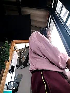 rebekka simpson online show from 03-06-25, 01:46