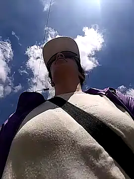 rebekka simpson online show from 11-08-25, 04:18