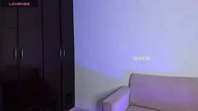 Lilacutte  online show from 06-18-26, 09:14
